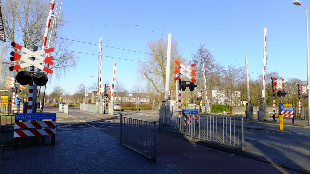 Spoorwegovergang station Diemen (foto: Bianka Douw)