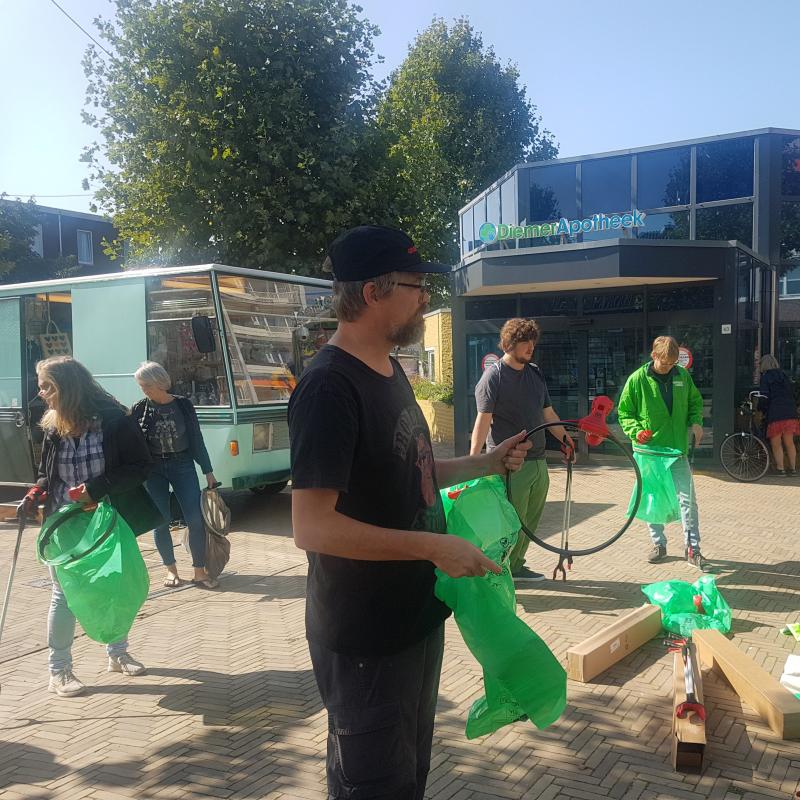 Zwerfafval opruimen
